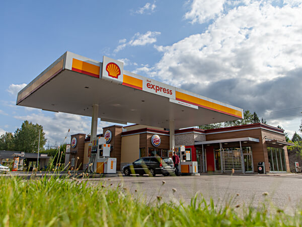 Huoltoasema ja ravintola